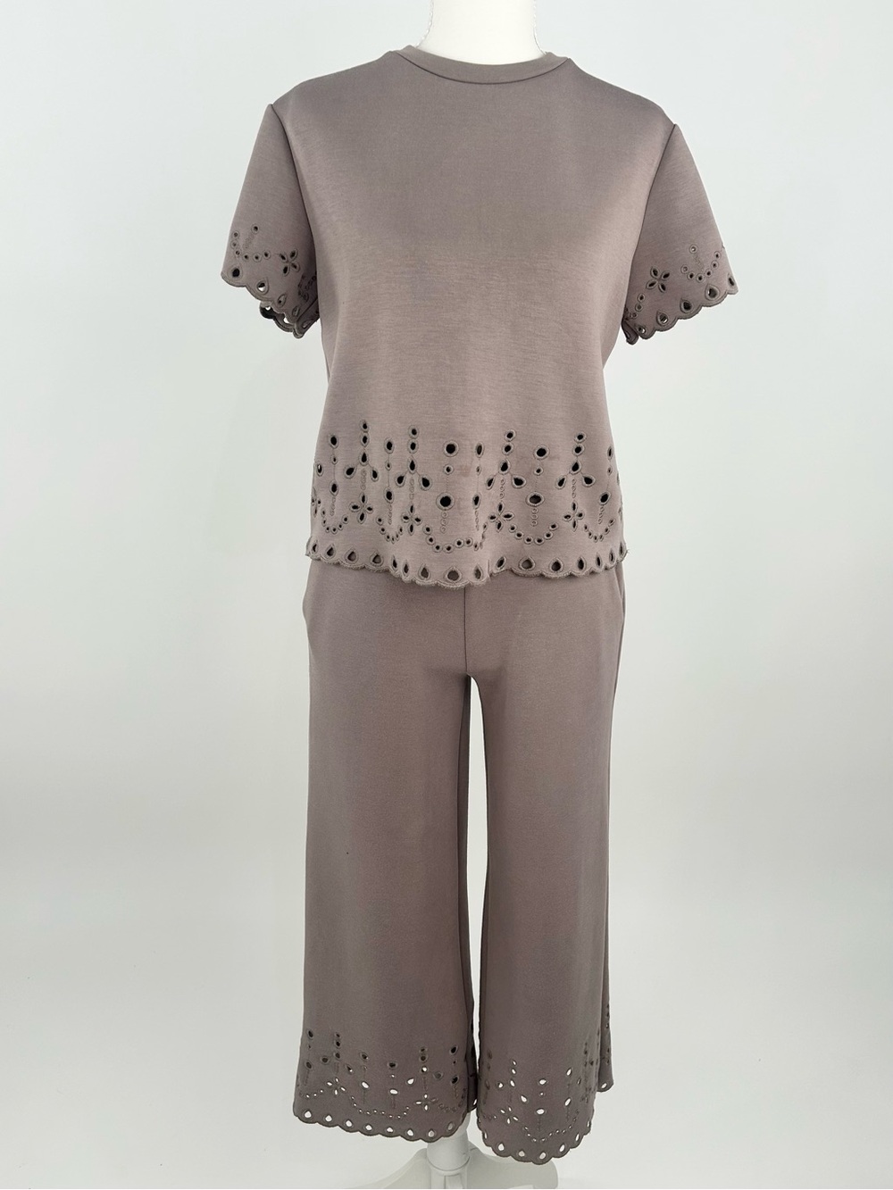 Elie Tahari Eyelet Scallop Hem Knit 2 Piece Pant Set Taupe XS